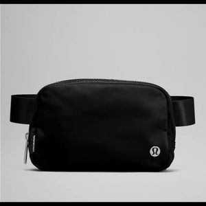 Lululemon Everywhere Belt Bag NWT2 brand new with tags.